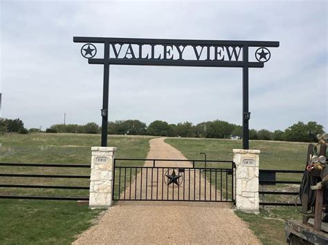 Custom Ranch Entrance Gates | Ranch Fence Contractors in Texas