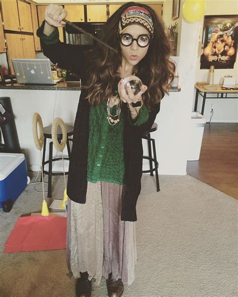 24 Costume Ideas For Girls With Glasses Professor Trelawney From Harry Potter | Harry potter ...