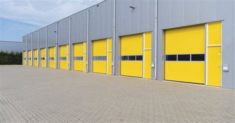 3 Reasons to Skip the Warehouse and Rent Self Storage