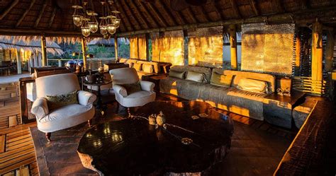 Mombo Camp in the Moremi Game Reserve - Luxury safari in Botswana