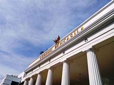 Menjejak Kemegahan Gedung Pancasila : Okezone Travel