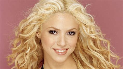 Shakira, Latin-American pop artist