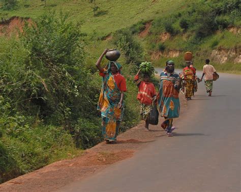 Road between Bujumbura and Gitega | Dave Proffer | Flickr