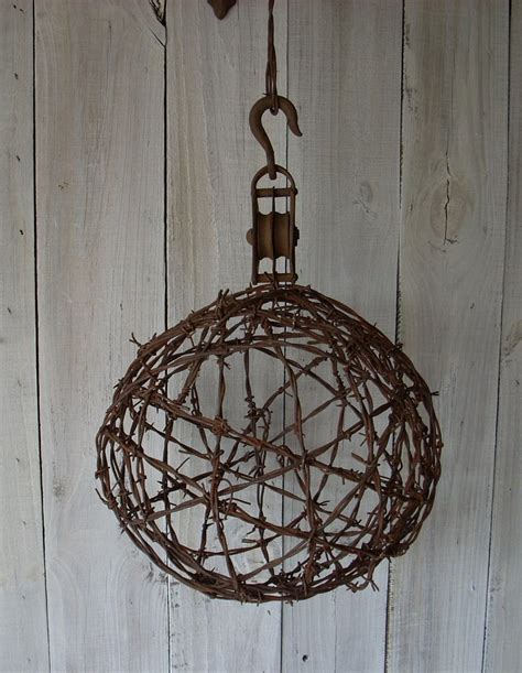 Dishfunctional Designs: Beautiful Upcycled Barbed Wire Creations