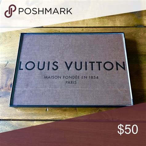 Louis Vuitton logo bag with free frame 💁🏼‍♀️🛍🎨 | Bags logo, ? logo ...