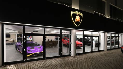 Lamborghini Prague officially re−opens the showroom. New dealership ...