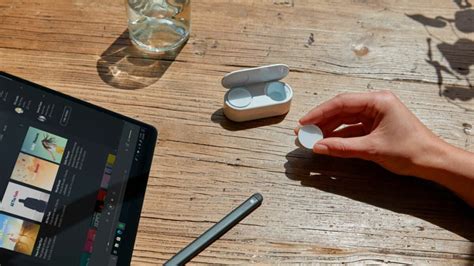 Best wireless earbuds deal: Save 50% on the Microsoft Surface Buds, now $99.99 | Mashable