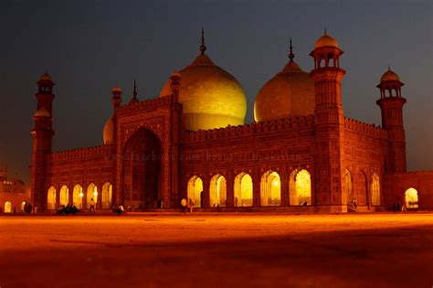 Badshahi Mosque Lahore (Badshahi Masjid Lahore) ~ Beautiful Places In Pakistan