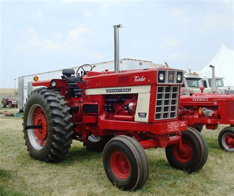 IH 1066 | Tractors, International tractors, International harvester ...