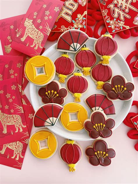 Lunar New Year Cookies | Traditional Chinese New Year Cookie Box | New years cookies, Chinese ...