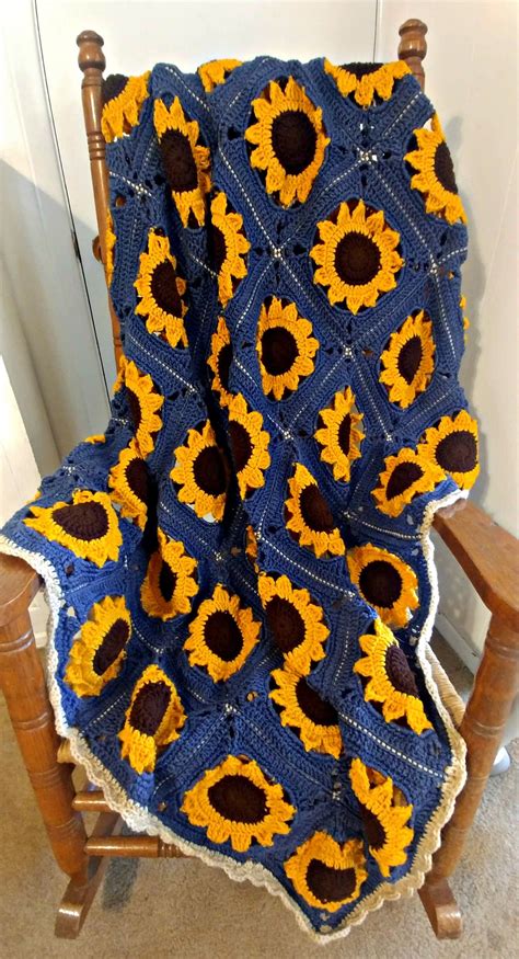 Sunflower Blanket/ sunflower afghan/ porch throw/ sunflower | Etsy | Crochet sunflower, Crochet ...