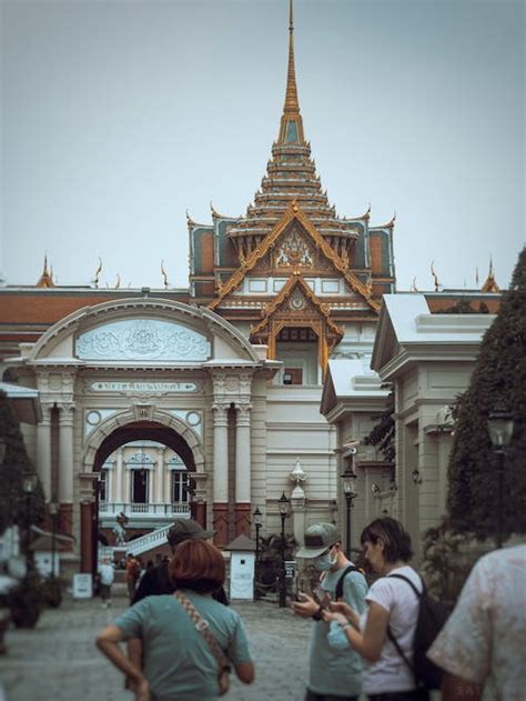 Symmetrical View of Chinese Gate with Arches · Free Stock Photo