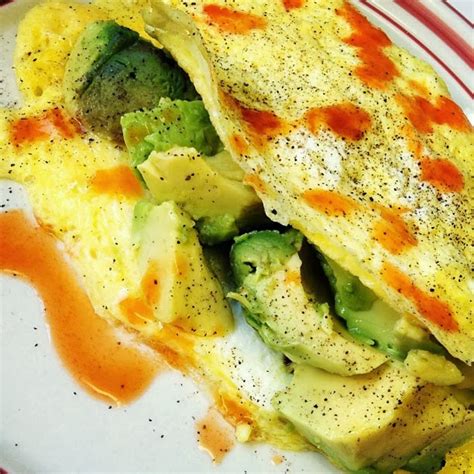 PASSION ON THE STOVE TOP: Avocado Omelette