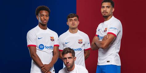 El Barça presenta la samarreta blanca per a la 2023-2024