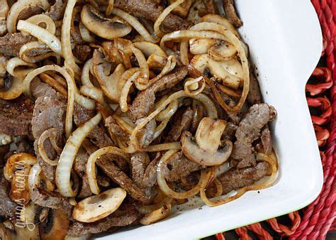 Quick Skillet Steak with Onions and Mushrooms. Only 95 calories per serving! | Dinner ideas ...