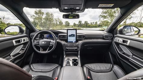 2019 Ford Explorer Plug-In Hybrid Platinum (Euro-Spec) | Interior, Cockpit