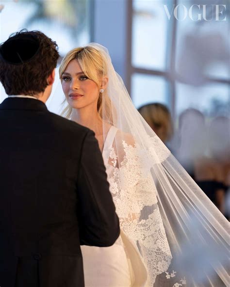 Nicola Peltz Marries Brooklyn Beckham in Valentino Wedding Dress