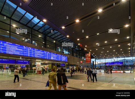 Wien Hauptbahnhof : concourse, Austria, Wien, 10., Wien, Vienna Stock ...