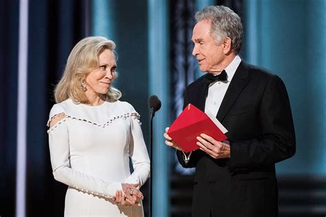 Faye Dunaway Opens Up About Humiliating Oscars Gaffe: “I Felt Very Guilty” | Vanity Fair