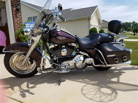 2005 Harley-Davidson® FLHRCI Road King® Classic (Black Cherry Pearl/Black Pearl), Crown Point ...