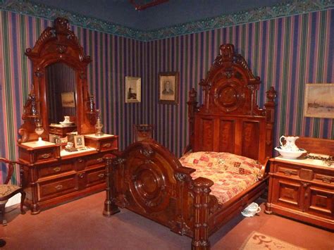 Ornate Victorian bedroom furniture (and striped wallpaper, which I have a thing for ...