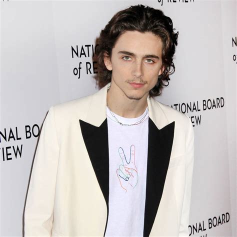 Timothée Chalamet to do own singing in Bob Dylan biopic – myTalk 107.1