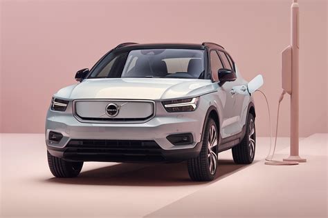 Volvo Unveils Its First All-Electric Vehicle: the XC40 Recharge ...