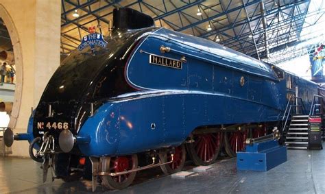 Another beauty blast from the past. The LNER A4 4468 Mallard. So sleek ...