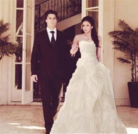 Imagen de delena, tvd, and damon | Vampire diaries, Delena, Nina dobrev ...