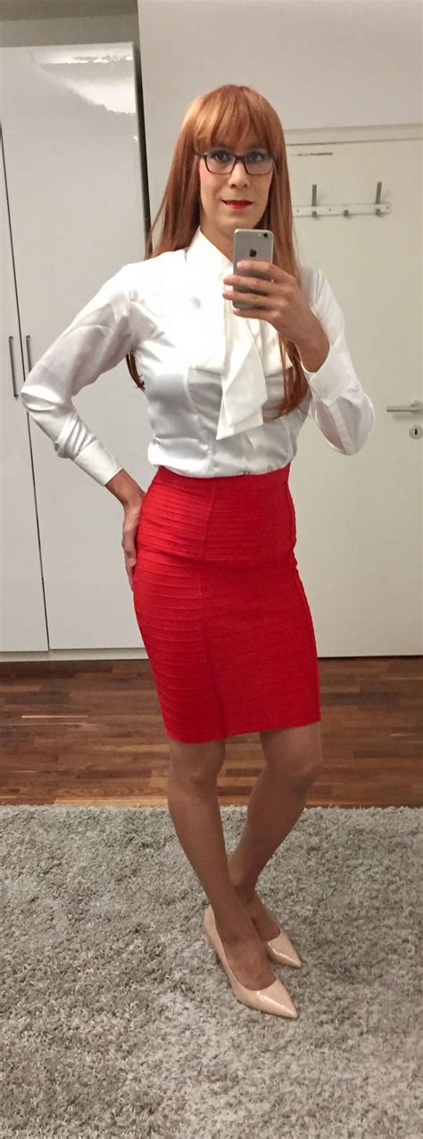 New secretary outfit! Love pencil skirts! | Pencil skirt, Red skirts ...