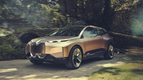 BMW Vision iNext previews electric self-driving SUV due in 2021