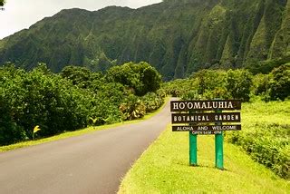 Ho'omaluhia Botanical Garden - Entry Sign | Daniel Ramirez | Flickr