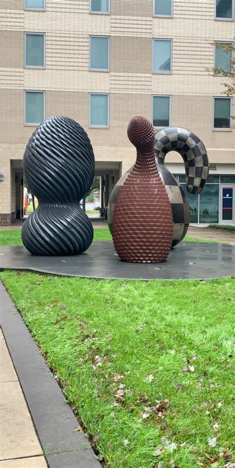 Found these interesting sculptures on my college campus : r/pics