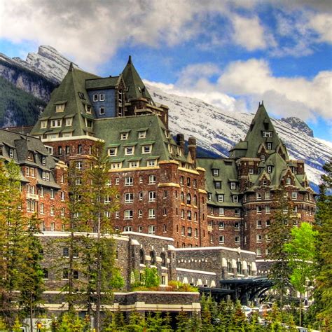 10 most popular Interesting Attractions in Canada - Our World Stuff