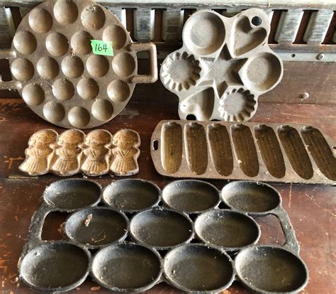 GR OF 5, ANTIQUE CAST IRON BAKING MOLDS