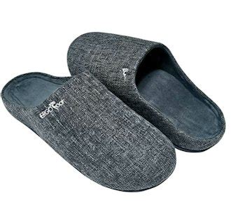 The 9 best men's slippers with arch support