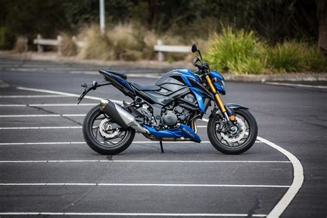 Review: 2017 Suzuki GSX-S750 shamelessly begs for a thrashing