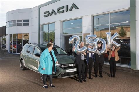 Dacia marks first decade in the UK by selling its quarter of a millionth car | Conceptcarz.com