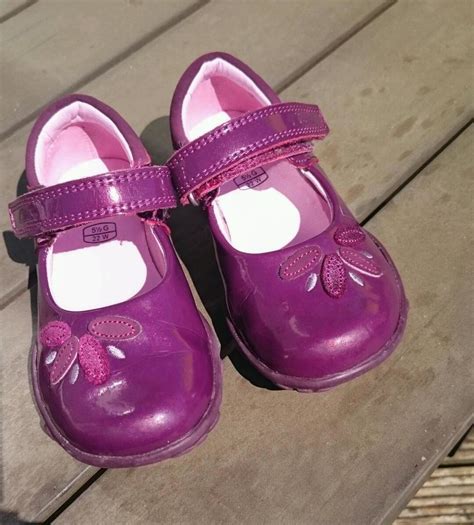 Size 5.5 G Clarks Girls shoes, Lights flash, Very good condition | in Poole, Dorset | Gumtree