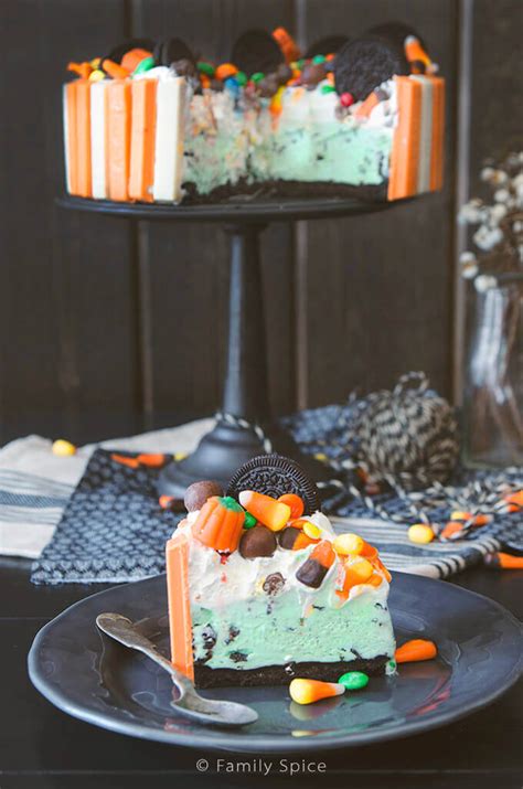 Halloween Kit Kat Ice Cream Cake - Family Spice