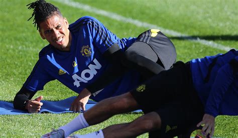 Time to recall Chris Smalling as extent of Maguire's injury is revealed ...