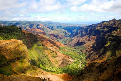 File:Waimea Canyon mar 2010.jpg - Wikimedia Commons