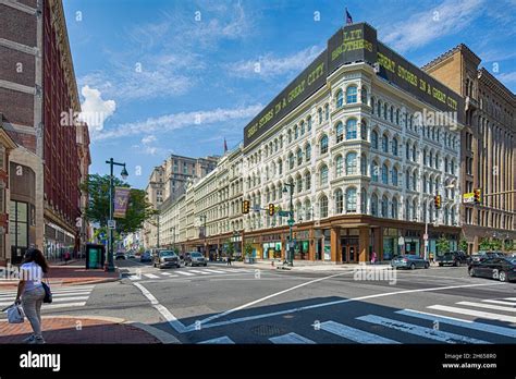 Philadelphia market street hi-res stock photography and images - Alamy