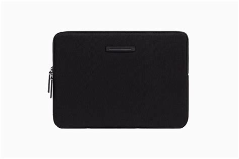 17 Best Laptop Cases And Sleeves (Reviews)