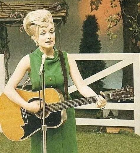 Dolly Parton performing on "The Porter Wagoner Show" (1967) : OldSchoolCool