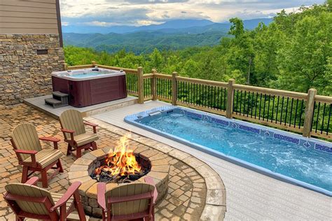 Gatlinburg TN Cabins with Hot Tubs: Your Perfect Getaway | Paraiso Island