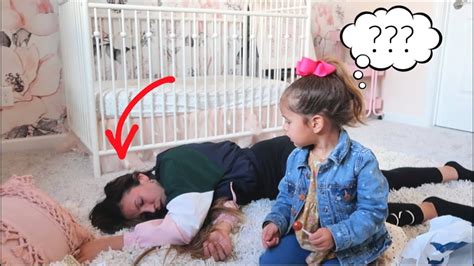 FAINTING IN FRONT OF MY TODDLER TO SEE HOW SHE REACTS - YouTube