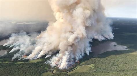 Air quality concerns heighten due to smoke from 166 forest fires in northwestern Ontario | CBC News