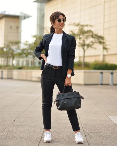 Best black blazer to wear with jeans | Dresses Images 2022