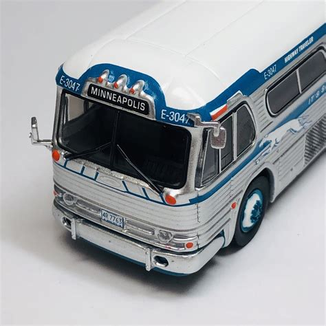 1/87 Scale Car of the Year: Iconic Replicas '59 Greyhound Bus - Model Car Hall of Fame